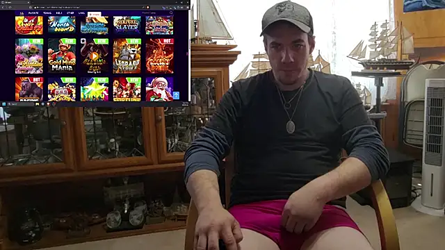 ScubaStevex online show from April 8, 5:35 pm