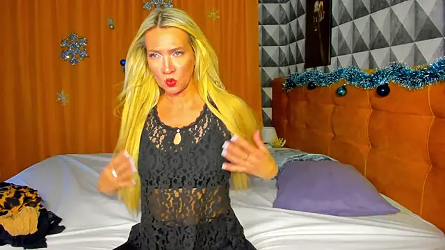 Snapshot of Luna__Lewis chatting on December 29, 2:31 pm Luna Lewis online show from December 29, 2:31 pm