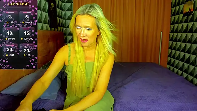 Snapshot of Luna__Lewis chatting on January 25, 2:03 pm Luna Lewis online show from January 25, 2:03 pm