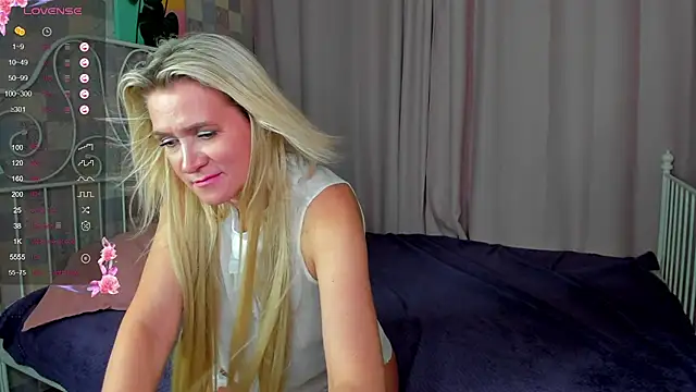 Snapshot of Luna__Lewis chatting on March 21, 11:33 am Luna Lewis online show from March 21, 11:33 am