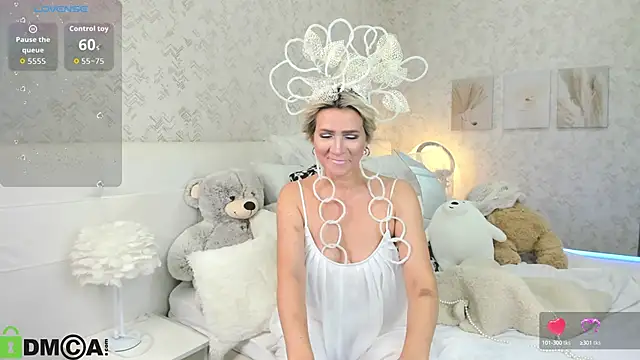 Snapshot of Luna__Lewis chatting on October 13, 8:36 am Luna Lewis online show from October 13, 8:36 am