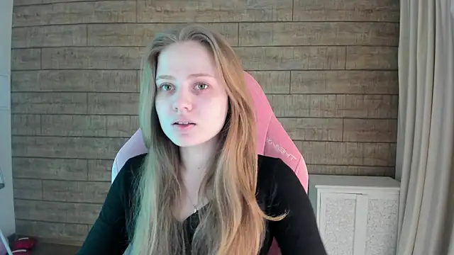 SelinSwarovski online show from April 20, 4:21 pm