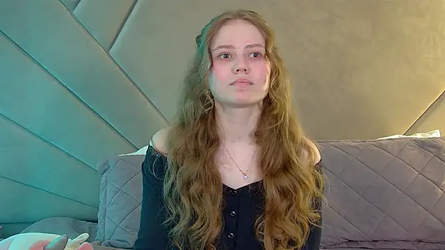 Snapshot of SelinSwarovski chatting on June 12, 4:17 pm SelinSwarovski online show from June 12, 4:17 pm