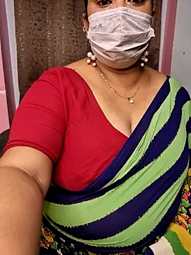 Snapshot of Cute_Bellaa chatting on February 1, 9:21 am Cute Bellaa online show from February 1, 9:21 am