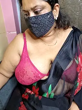 Snapshot of Cute_Bellaa chatting on February 22, 1:00 am Cute Bellaa online show from February 22, 1:00 am