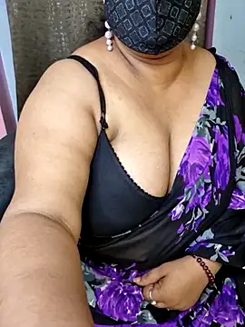 Snapshot of Cute_Bellaa chatting on March 17, 8:29 am Cute Bellaa online show from March 17, 8:29 am