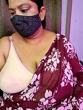 Snapshot of Cute_Bellaa chatting on March 21, 8:17 am Cute Bellaa online show from March 21, 8:17 am