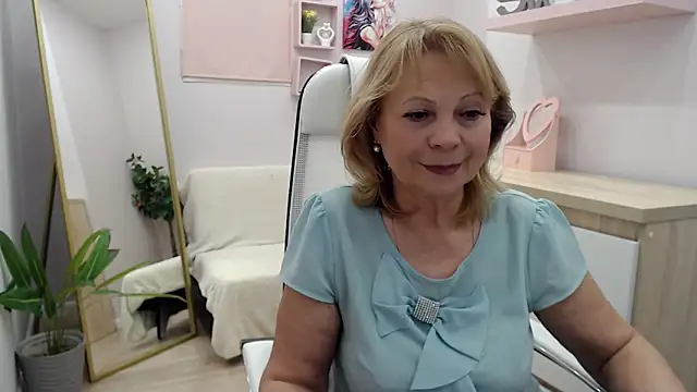 Milla Cutie18 online show from February 27, 11:52 am