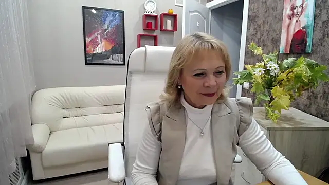 Milla Cutie18 online show from October 1, 7:14 am