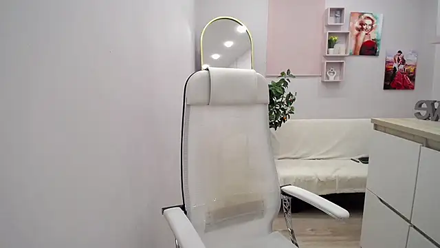 Milla Cutie18 online show from February 11, 5:23 am