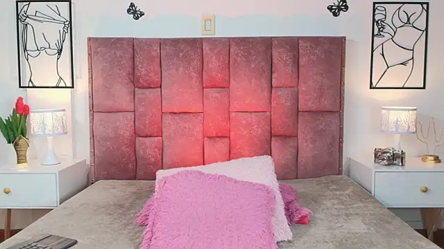 NicolMiller4 online show from April 19, 2:22 am