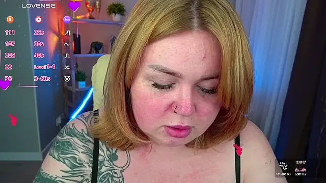 ZaraReignn online show from February 8, 5:40 am