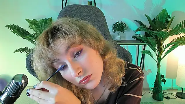 LuxRayi online show from December 14, 2:53 pm