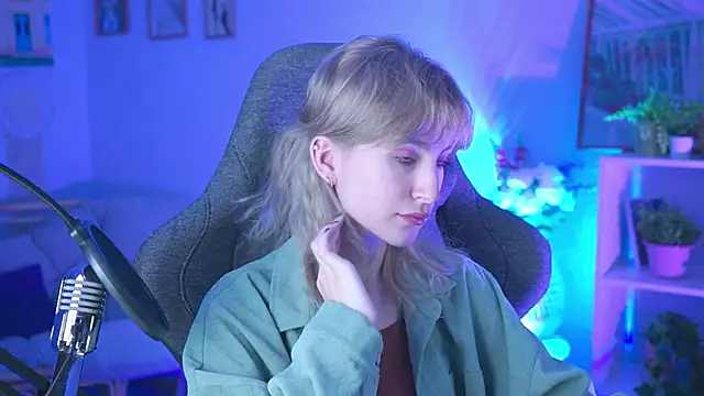 LuxRayi online show from December 17, 5:40 am