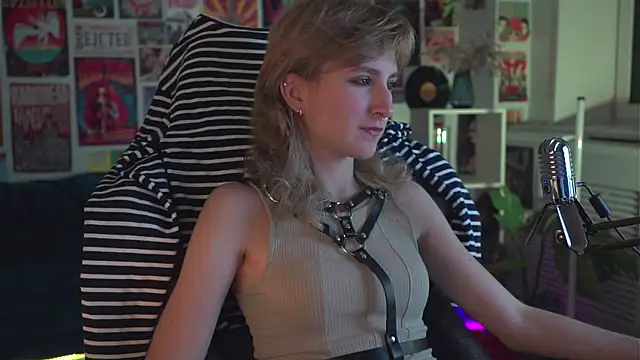 LuxRayi online show from December 26, 6:30 am