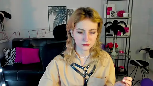 LuxRayi online show from January 25, 2:58 pm