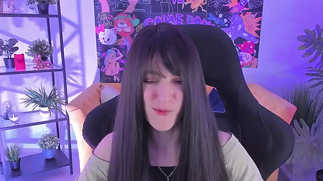 LuxRayi online show from February 5, 6:04 pm