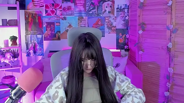 LuxRayi online show from February 7, 11:55 pm