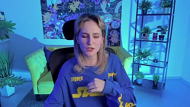 LuxRayi online show from February 21, 12:27 am