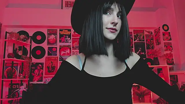 LuxRayi online show from March 19, 5:50 pm