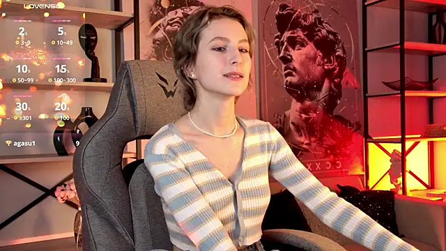 LuxRayi online show from September 17, 8:32 pm