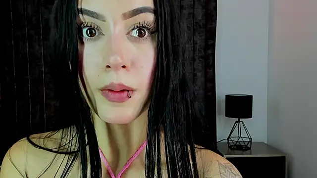 NataGarcia online show from December 10, 3:33 pm