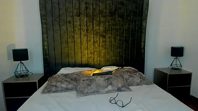 NataGarcia online show from March 7, 8:55 pm