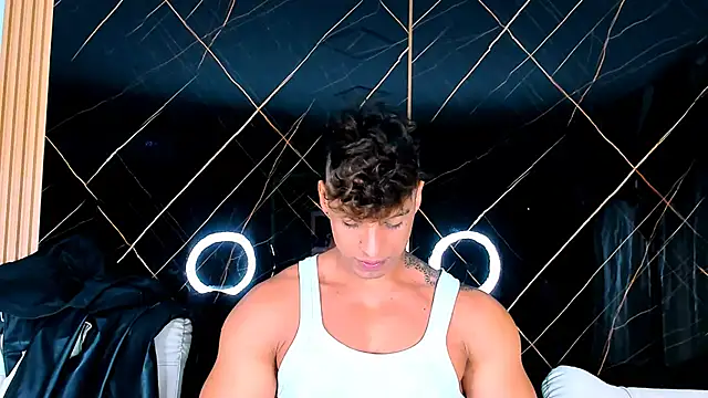 Owen Muzcle online show from October 11, 3:06 am