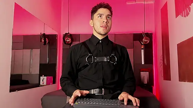 LiamNovak online show from February 25, 12:37 pm