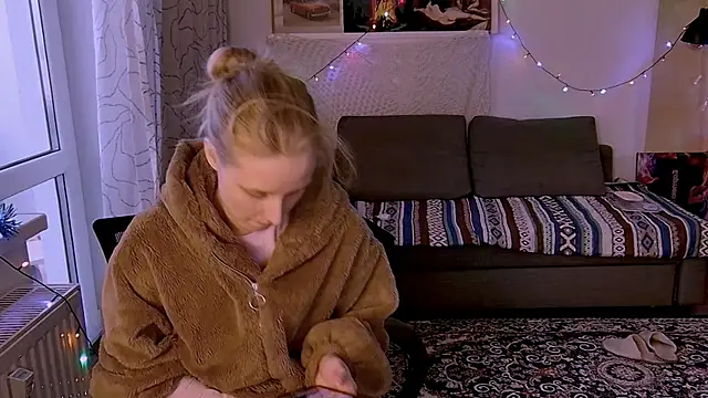 KatiKate online show from February 3, 1:51 pm