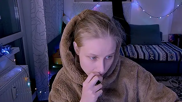 KatiKate online show from February 3, 4:52 pm