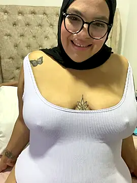 Snapshot of Mistyboobs chatting on January 8, 3:09 am Mistyboobs online show from January 8, 3:09 am