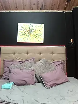 Snapshot of ShyVibes_ chatting on February 6, 12:43 am ShyVibes  online show from February 6, 12:43 am
