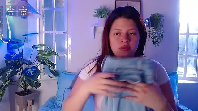 Snapshot of ShyVibes_ chatting on September 19, 7:36 pm ShyVibes  online show from September 19, 7:36 pm