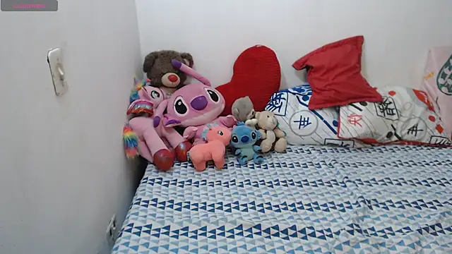 Snapshot of Pocahontas_Princess_ chatting on June 26, 1:59 pm Pocahontas Princess online show from June 26, 1:59 pm