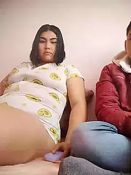 Snapshot of Marilin_Jessie chatting on December 13, 7:21 pm Marilin Jessie online show from December 13, 7:21 pm