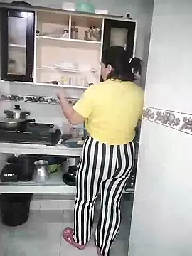 Snapshot of Marilin_Jessie chatting on January 29, 10:43 pm Marilin Jessie online show from January 29, 10:43 pm