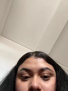 Snapshot of alissonfernandez_ chatting on January 5, 3:55 pm alissonfernandez online show from January 5, 3:55 pm