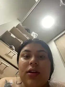 Snapshot of alissonfernandez_ chatting on January 5, 11:33 pm alissonfernandez online show from January 5, 11:33 pm