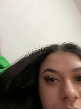 Snapshot of alissonfernandez_ chatting on January 10, 3:06 pm alissonfernandez online show from January 10, 3:06 pm