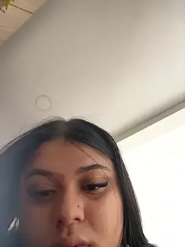 Snapshot of alissonfernandez_ chatting on January 11, 9:04 pm alissonfernandez online show from January 11, 9:04 pm