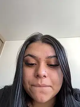Snapshot of alissonfernandez_ chatting on January 12, 2:19 pm alissonfernandez online show from January 12, 2:19 pm