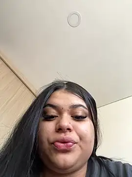 Snapshot of alissonfernandez_ chatting on January 13, 12:56 pm alissonfernandez online show from January 13, 12:56 pm