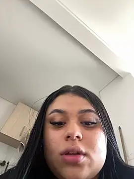 Snapshot of alissonfernandez_ chatting on January 15, 7:12 pm alissonfernandez online show from January 15, 7:12 pm