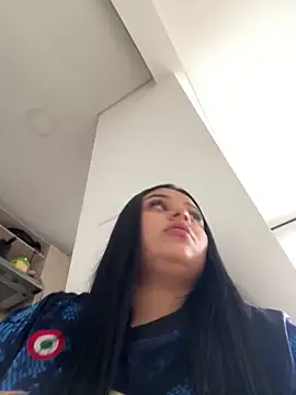 Snapshot of alissonfernandez_ chatting on January 17, 8:22 pm alissonfernandez online show from January 17, 8:22 pm