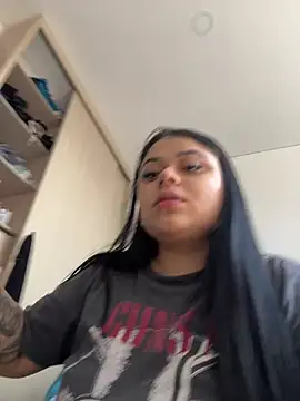 Snapshot of alissonfernandez_ chatting on January 19, 4:36 pm alissonfernandez online show from January 19, 4:36 pm