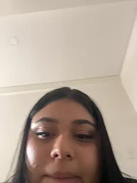 Snapshot of alissonfernandez_ chatting on January 22, 6:52 pm alissonfernandez online show from January 22, 6:52 pm