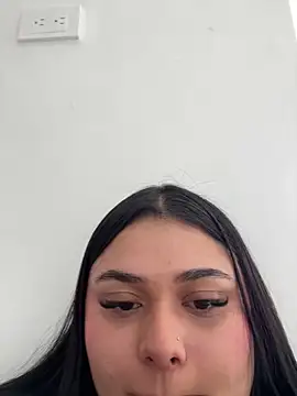 Snapshot of alissonfernandez_ chatting on January 24, 4:39 pm alissonfernandez online show from January 24, 4:39 pm