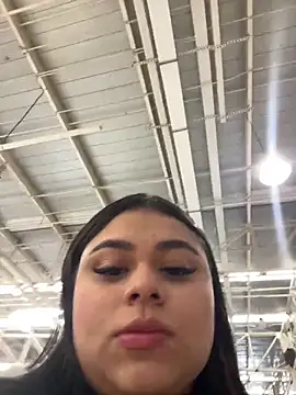 Snapshot of alissonfernandez_ chatting on January 29, 2:21 pm alissonfernandez online show from January 29, 2:21 pm
