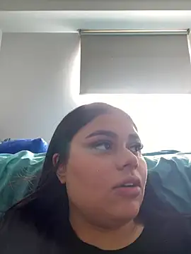 Snapshot of alissonfernandez_ chatting on January 29, 5:24 pm alissonfernandez online show from January 29, 5:24 pm